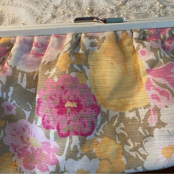 Ann Taylor LOFT clutch purse - Picture 3 of 6